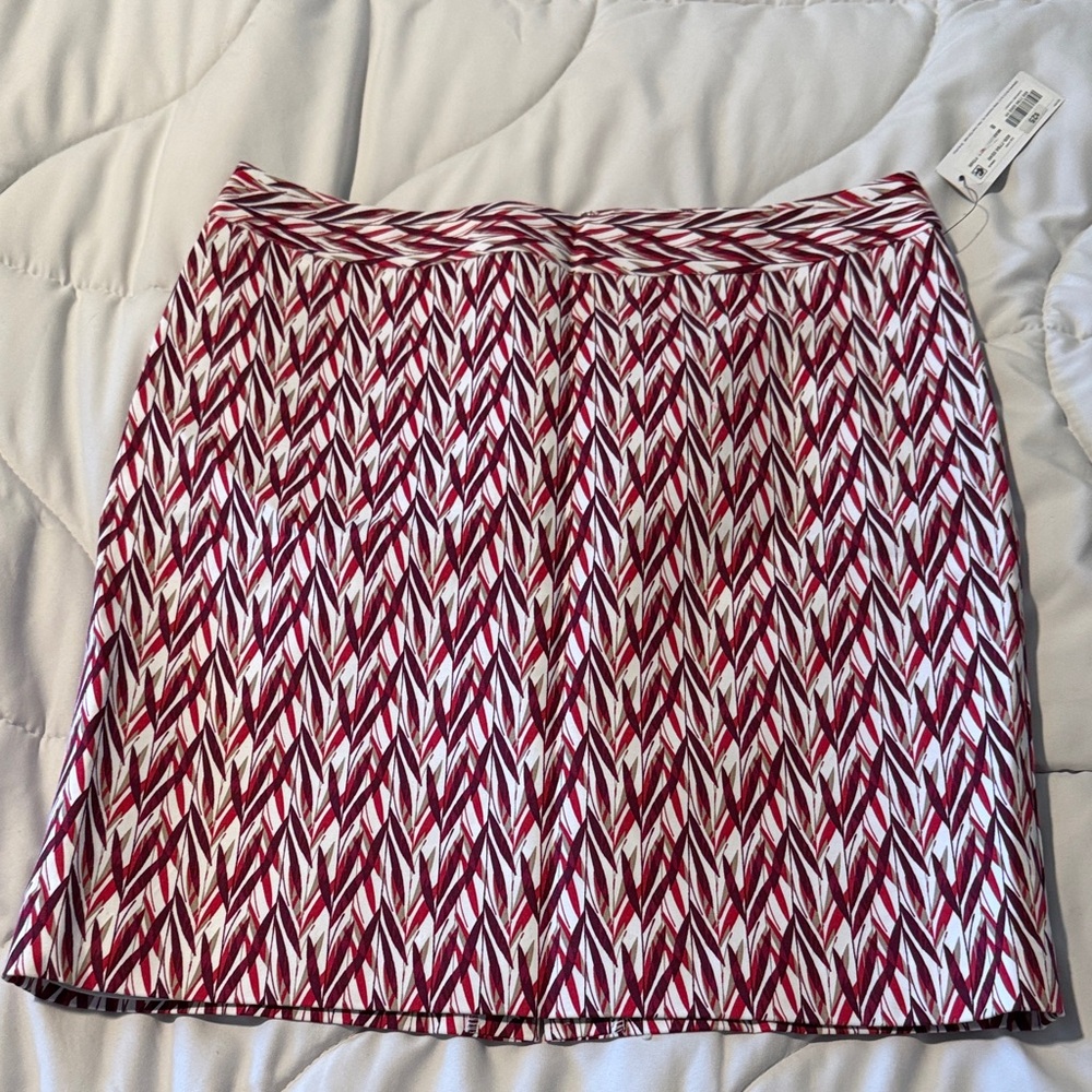 Stylish Red and White Patterned Skirt